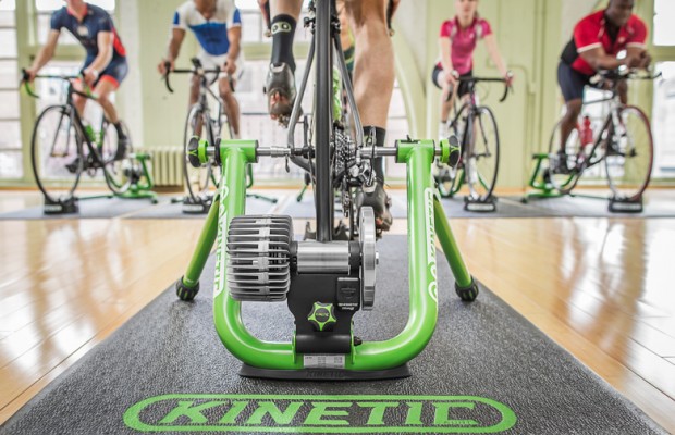 Los beneficios de entrenar con bicicleta estática (o rodillo) - BICIO