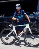 Alejandro Valverde hit by a car while training