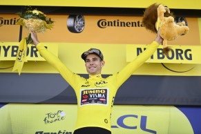 Jakobsen marca o primeiro sprint do Tour de France 2022