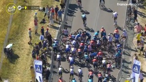 Jakobsen marca o primeiro sprint do Tour de France 2022