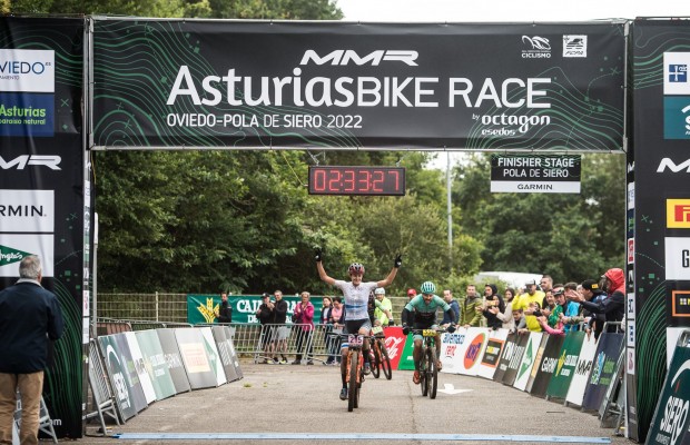 Natalia Fischer y Pau Marzà ganan la MMR Asturias Bike Race 2022