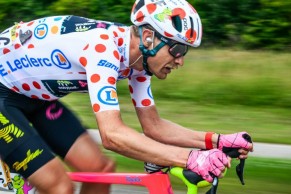Wout van Aert acerta a trave novamente na terceira etapa do Tour de France 2022