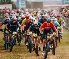 Loana Lecomte e Titouan Carod são os novos campeões franceses de XCO