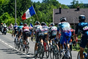 Mais uma vitória de etapa para Tadej Pogacar no Tour de France