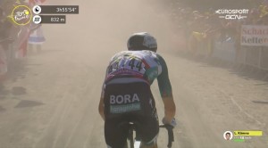 Mais uma vitória de etapa para Tadej Pogacar no Tour de France