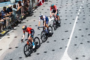 Wout van Aert impõe velocidade de ponta em Lausanne