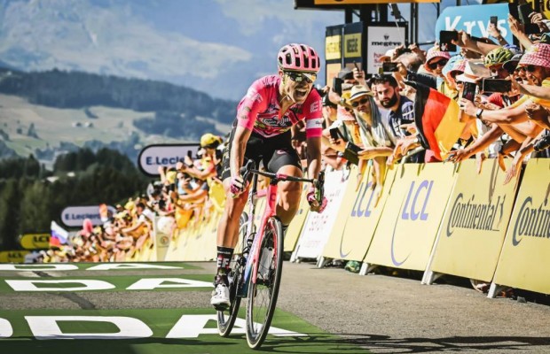 Magnus Cort Nielsen lleva a buen término la fuga en la décima etapa del Tour de Francia