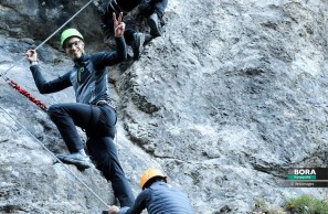 Peter Sagan prueba su puntería con el biatlón