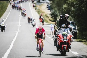 Tom Pidcock entra na história do Tour de France ao vencer o mítico Alpe d'Huez