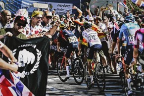 Tom Pidcock entra na história do Tour de France ao vencer o mítico Alpe d'Huez