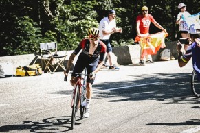 Tom Pidcock entra na história do Tour de France ao vencer o mítico Alpe d'Huez