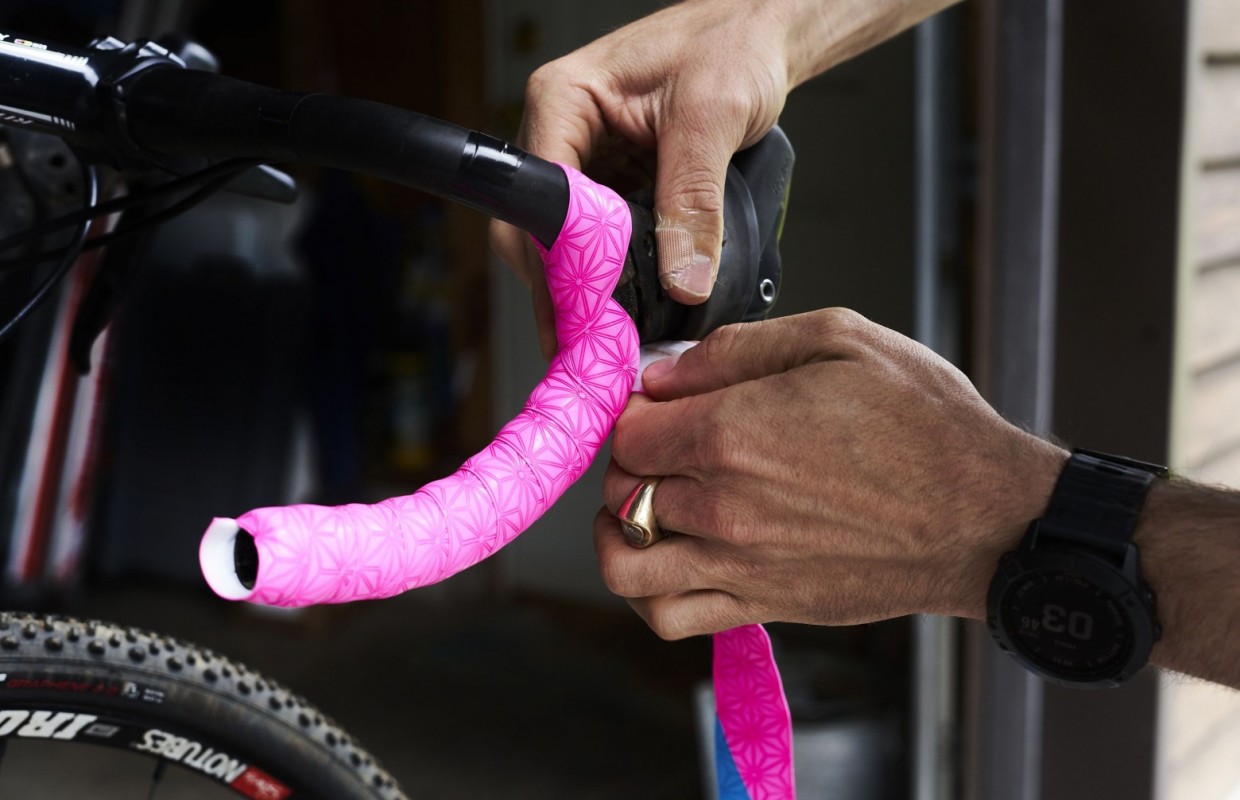 Cómo poner la cinta de manillar en la bici de carretera 