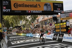 Laporte deja a los esprinters con la miel en los labios