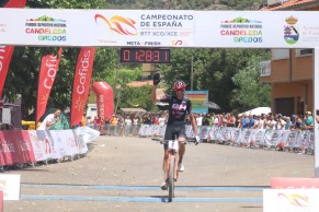 Rocío del Alba y David Valero no fallan y ganan el Campeonato de España XCO 2022