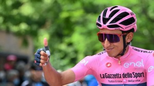 Egan Bernal poderia estar na largada da Vuelta a España