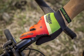 Testamos as luvas Monkey Grip Summer: design e qualidade em versão hot