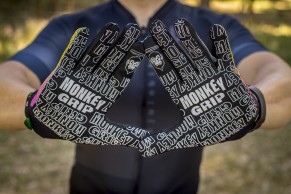 Testamos as luvas Monkey Grip Summer: design e qualidade em versão hot