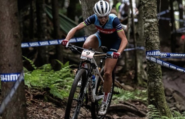 Jolanda Neff vence com um espetáculo de técnica a Copa do Mundo XCO de Mont-Sainte-Anne 2022