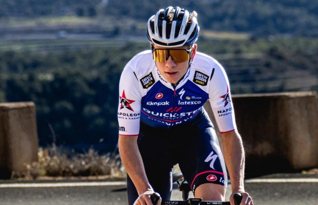 Evenepoel preparou La Vuelta junto com Van der Poel, em um hotel hipóxico em Alicante