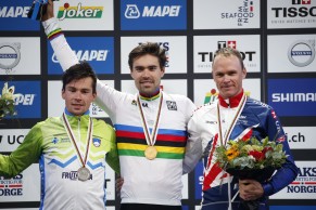 Tom Dumoulin se retira de manera inmediata y definitiva del ciclismo profesional