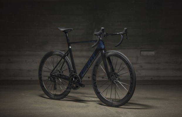 Aerodinâmica e leveza andam juntas na nova Giant Propel 2023