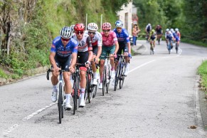 Jay Vine mantiene el pleno al ganar también la segunda etapa de montaña de La Vuelta