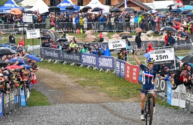 Pauline Ferrand Prevot gana el Campeonato del Mundo de Short Track 2022