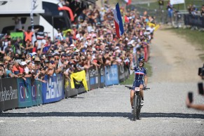 Pauline Ferrand Prevot becomes double World Champion in Les Gets