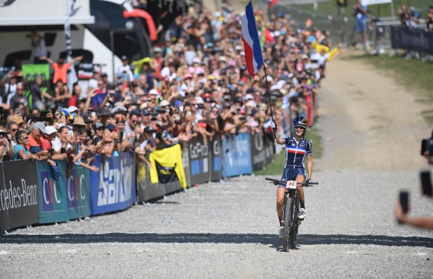 Pauline Ferrand Prevot se proclama campeã mundial em Les Gets