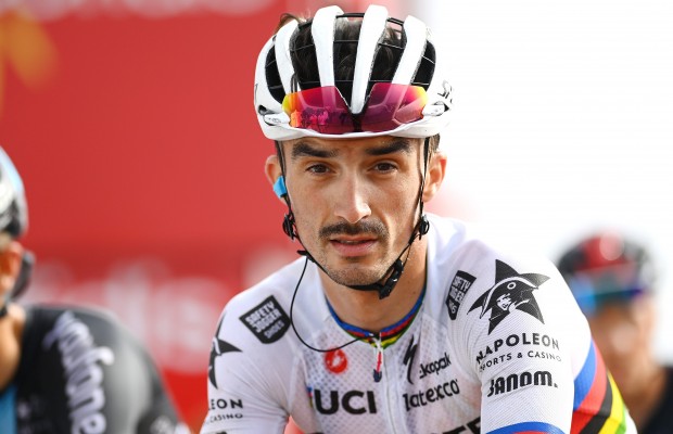 Alaphilippe abandona La Vuelta a causa de una caída. Yates y Sivakov fuera por covid