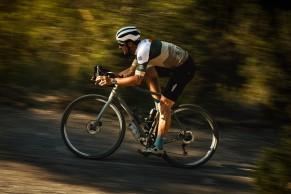 Gobik Mestizo, una colección de ropa gravel firmada por Juan Antonio Flecha