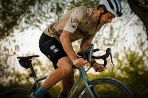 Gobik Mestizo, una colección de ropa gravel firmada por Juan Antonio Flecha