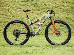 A Wilier Triestina Urta SLR do Campeão Mundial Sub-23 Simone Avondetto