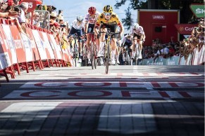 El fisioterapeuta de Roglic acusa al Jumbo Visma de anteponer los objetivos a la salud