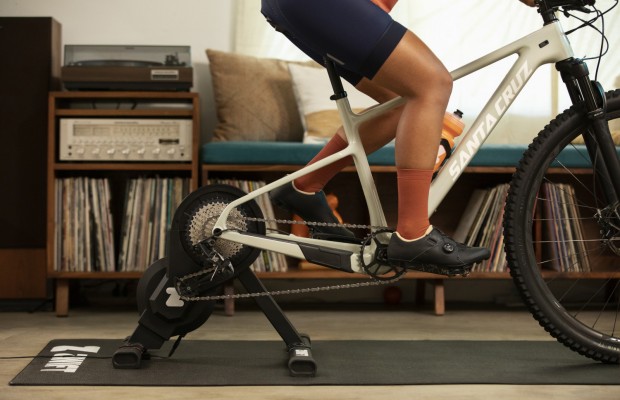 Zwift Hub, chega o rolo inteligente da Zwift