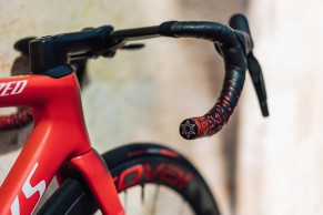 Em detalhes a Specialized S-Works Tarmac SL7 com a qual Evenepoel venceu La Vuelta