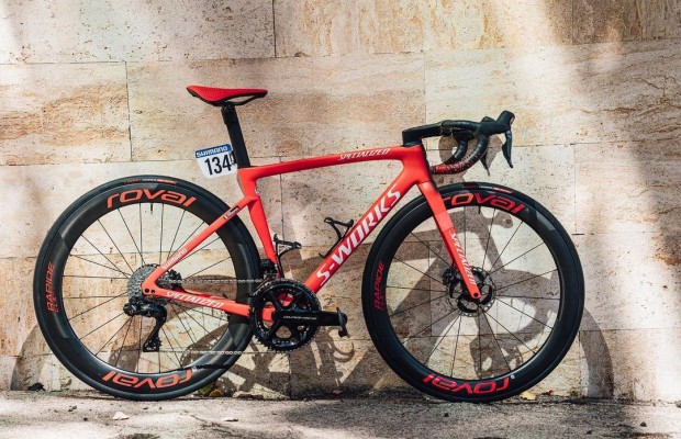 Em detalhes a Specialized S-Works Tarmac SL7 com a qual Evenepoel venceu La Vuelta