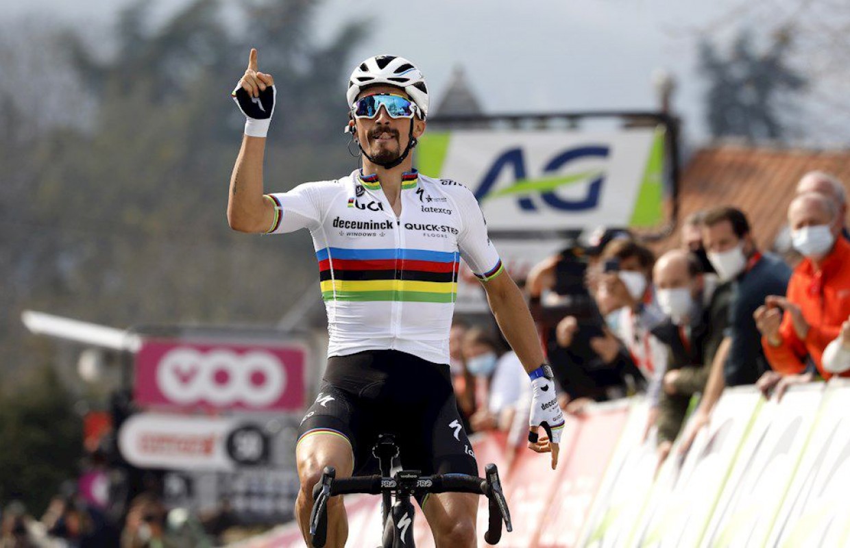 Movistar to wear special 'rainbow jersey' at Strade Bianche