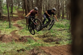 Nova Ghost Path Riot e Riot CF: leve e divertida, com e sem assistência