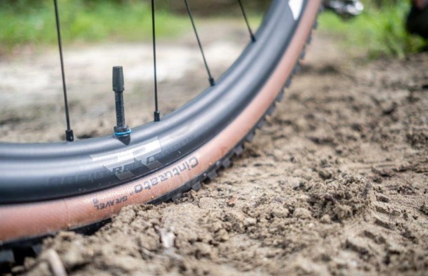 Pirelli añade una nueva versión de las cubiertas Cinturato Gravel
