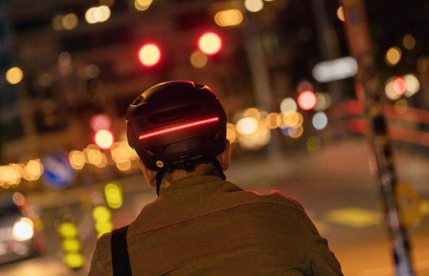 Novo SCOTT La Mokka Plus Sensor, um capacete urbano com luz e sensor de movimento