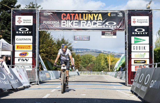 Tiago Ferreira e Vera Looser são os primeiros líderes da Catalunya Bike Race by OAKLEY 2022
