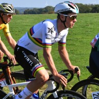 Evenepoel debuts the rainbow jersey on his S-Works Tarmac SL7