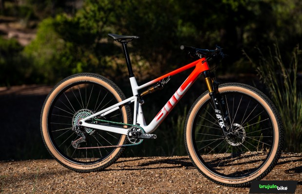 A BMC Fourstroke 2023 chega completamente renovada e com a exclusiva tecnologia Autodrop