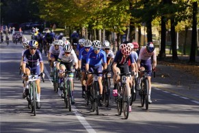 Pauline vence o Mundial de Gravel, sua quarta camisa arco-íris do ano