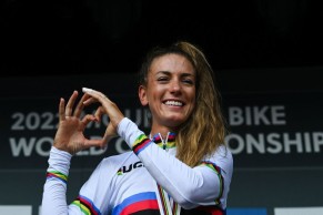 Pauline wins the Gravel World Championship, her fourth rainbow jersey of the season