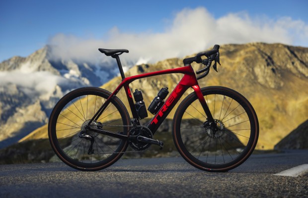 Nova Trek Domane+ SLR 2023, elétrica e leve