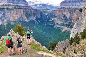 Essential cycling routes (MTB, road and gravel) to enjoy autumn in Spain