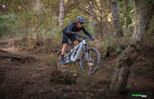 Probamos la Specialized Turbo Levo Alloy, la más económica de la gama