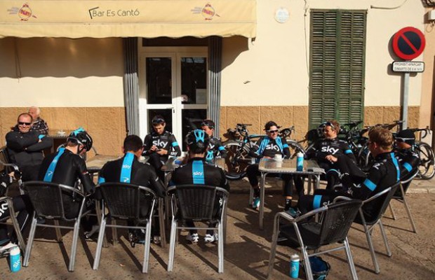 Why our legs feel so heavy if we stop during a ride